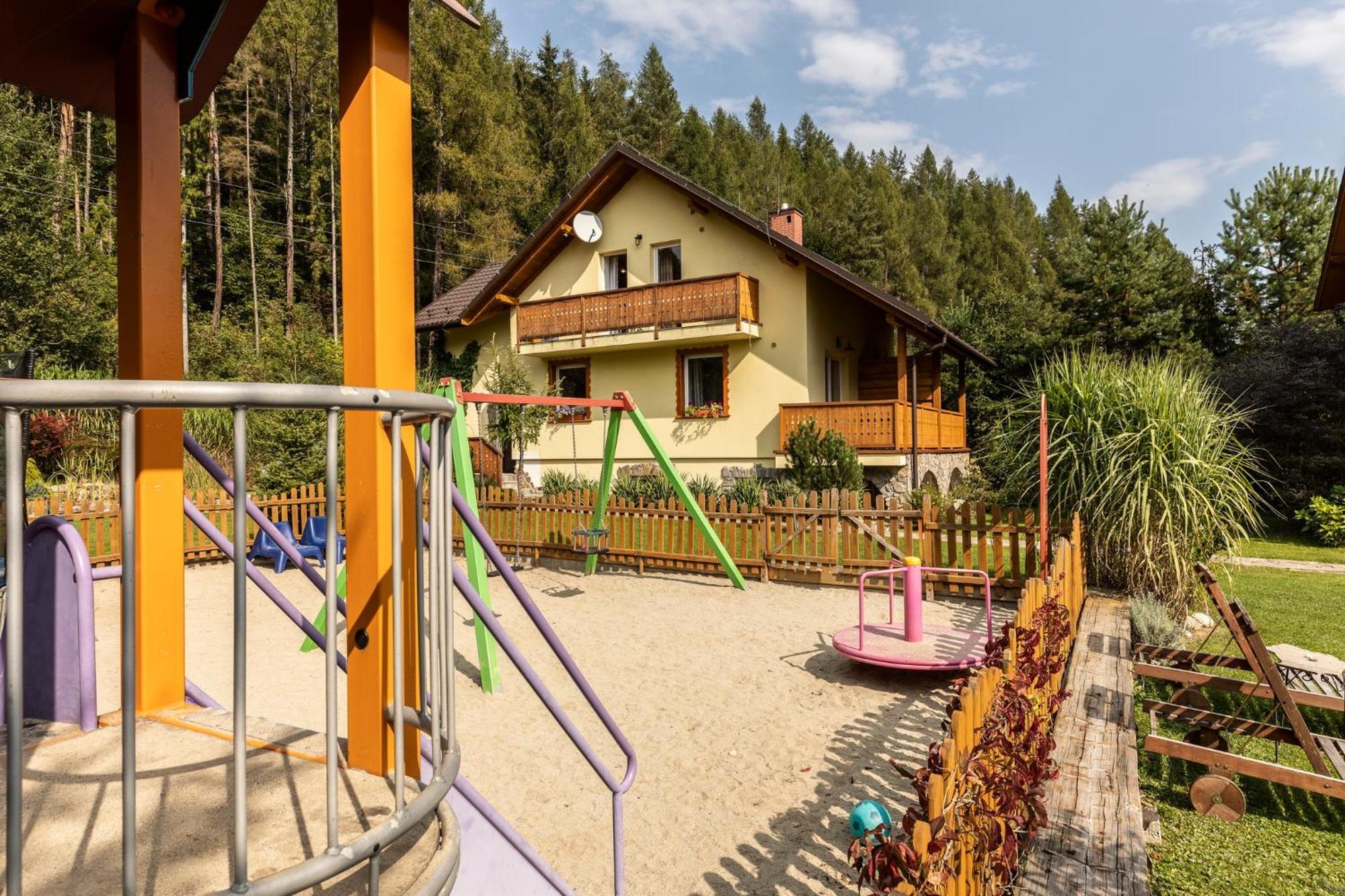 Apartamenty Zielona Owieczka Niedzica Zamek Exterior photo